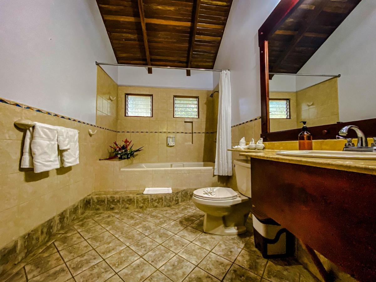 Jaco Hotel Docelunas Exterior photo