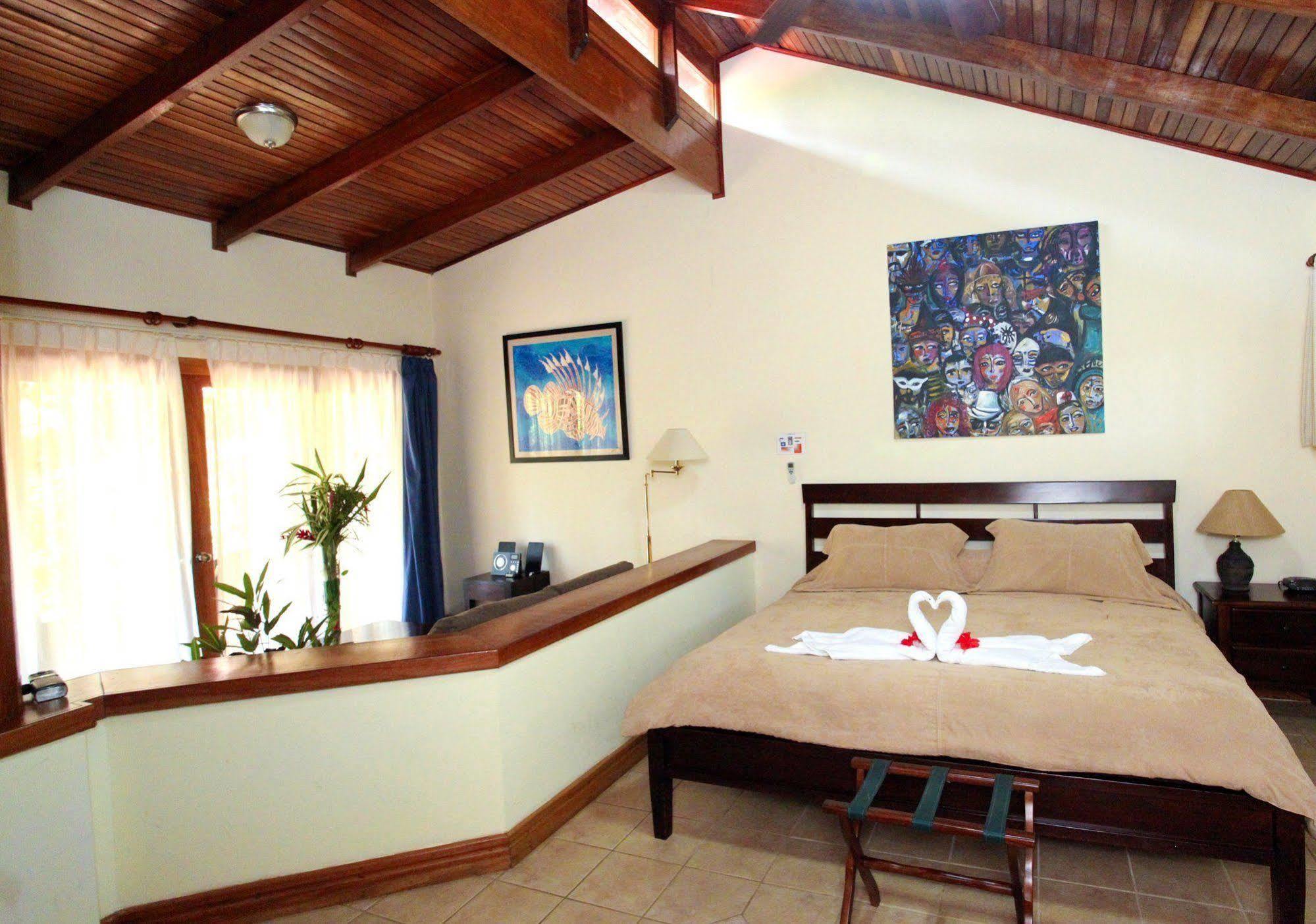 Jaco Hotel Docelunas Exterior photo