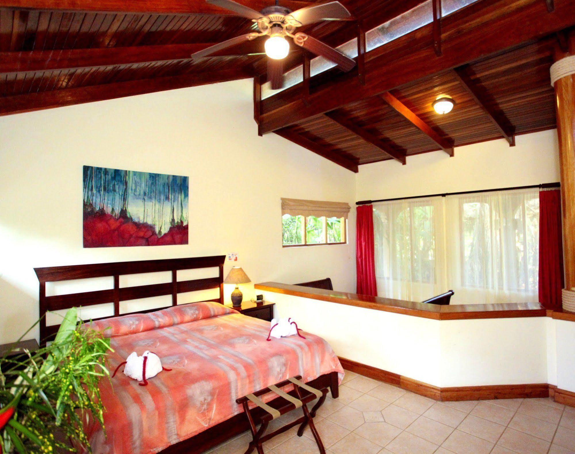 Jaco Hotel Docelunas Exterior photo